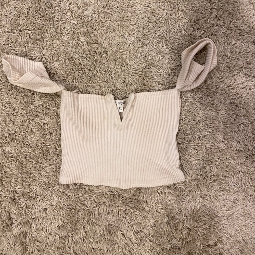 Off the shoulder sexy cropped top